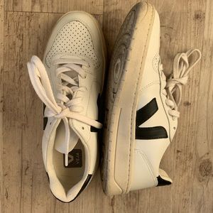 VEJA V-10 Sneakers - Women